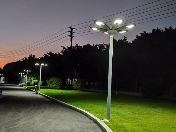 Outdoor 100W Solar Power Led Street Light with Pole 