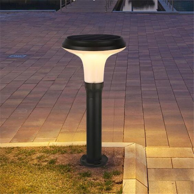 Outdoor Warm White Solar Garden Lamp with IP65