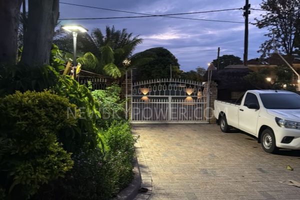 Feedback Lighting Solution with SCL006 Solar Courtyard Light & 3m Split Pole